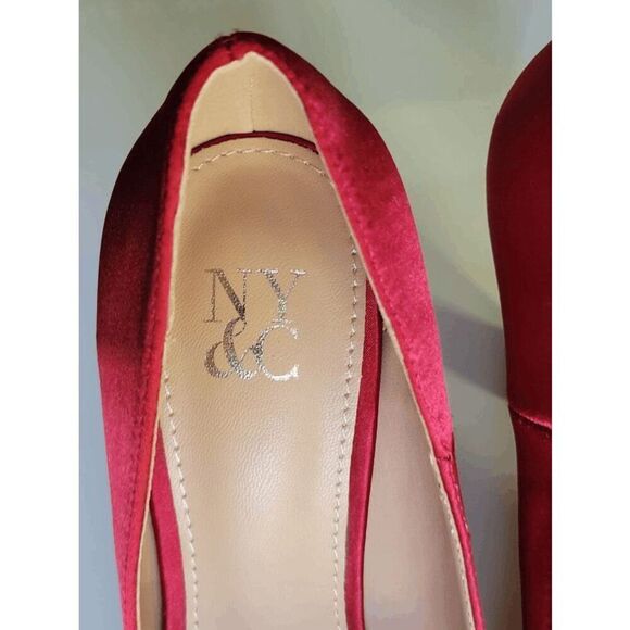 🌹 NEW YORK AND COMPANY Ilyana Red Rose Satin Pumps Heels SIZE 6 NEW IN BOX - Picture 14 of 16